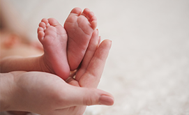 Rectifica los errores en las partidas de nacimiento, matrimonio y/o defunción.