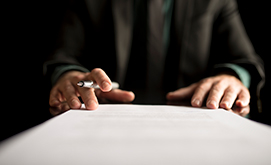 Deja en orden tus bienes y derechos en un documento solemne que contemple tu última voluntad.